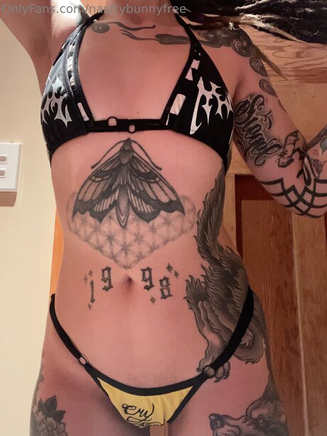 Nasttybunnyfree modèle artistique photos