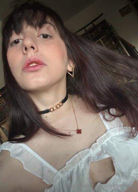 Aliceferrari1 jolie star du porno galerie