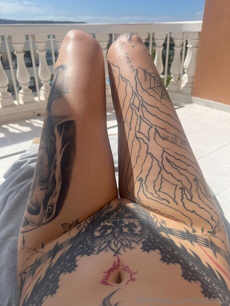 cheveux roses onlyfans belle chaude collection