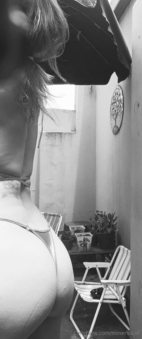 Minerva Of modèle érotique photo