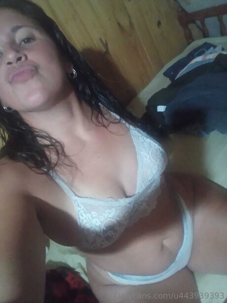 U443939393 modèles nus image