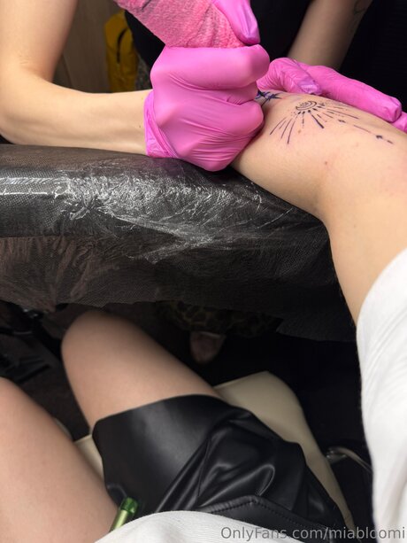 Miabloomi actrice adulte photo