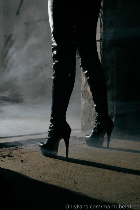 Mantubelafree modèle adulte galeries