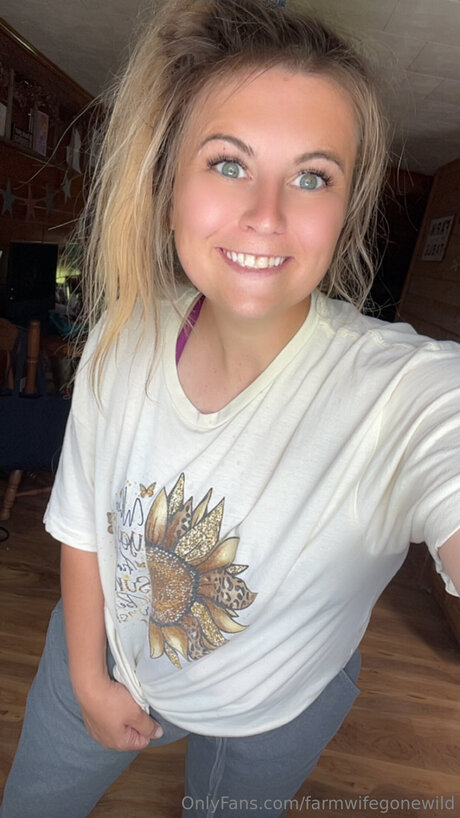 Farmwifegonewild modèle chaud images