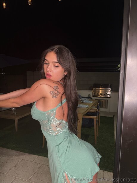 Cassiemaee star du porno adulte galerie