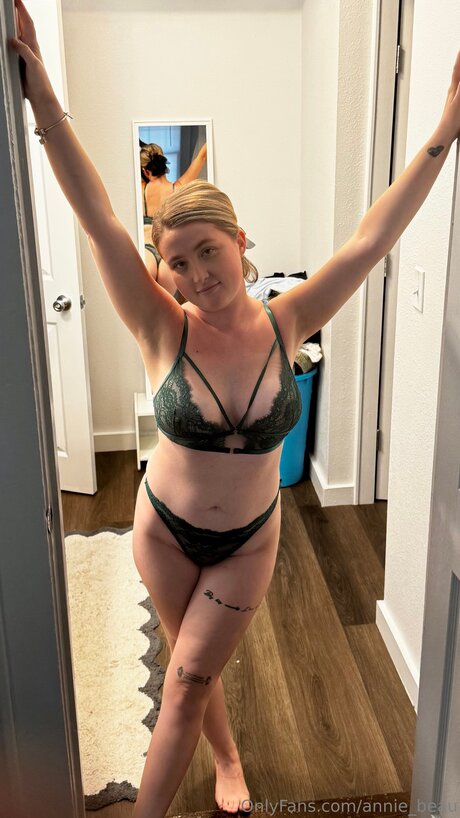 Annie Beau étoile adulte images