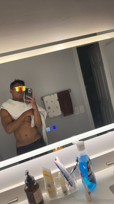 J Shredderson modèle artistique des photos