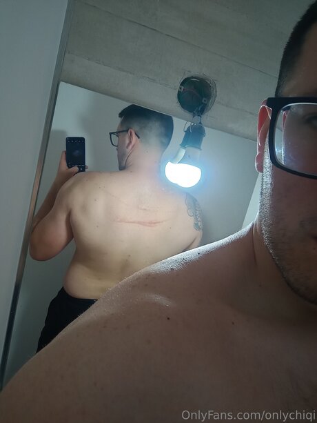 Onlychiqi étoile sexy galerie