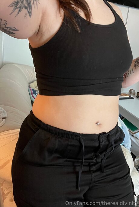 Therealdivinity modèle hd images