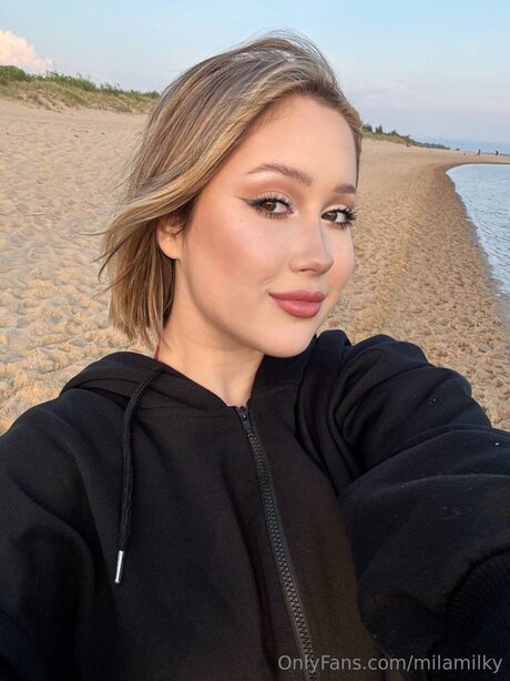 Milamilky actrice adulte photo