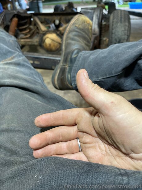 Powerstrokin84 étoile nue photo