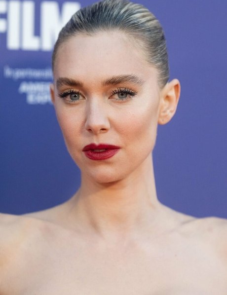 Vanessa Kirby star du porno sexy image