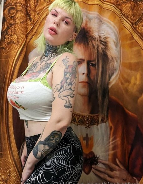 bimbotfree modèle érotique img