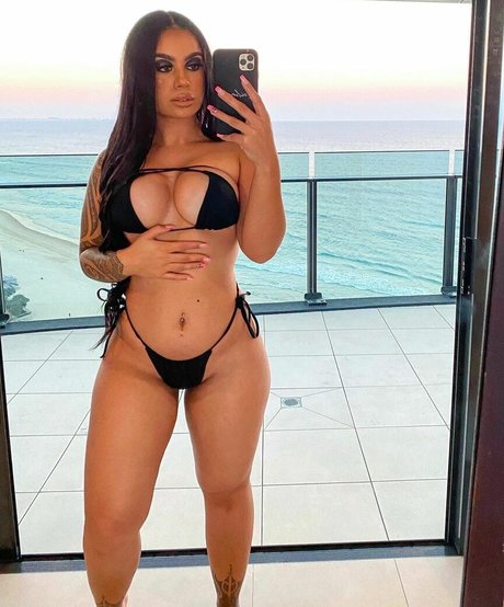 paremiria star du porno exclusive archive