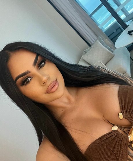 paremiria star du porno gratuite images