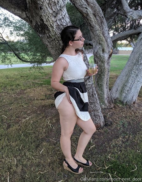 mom next door modèle meilleur photo