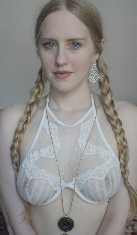 Lucy Musings actrice sexy des photos