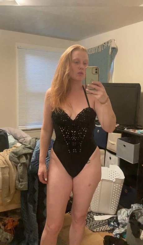 Blueeyedmelody modèles nus des photos