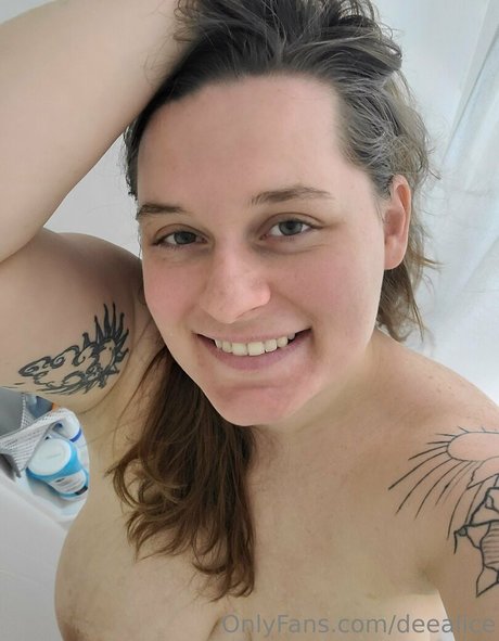 deealice actrice de nus photos