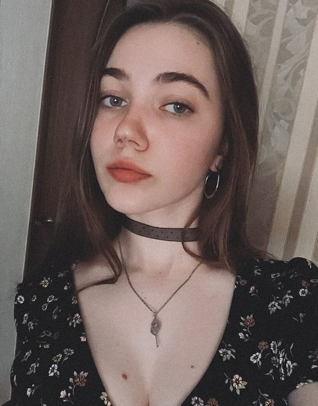 Sluzaika modèle porno img