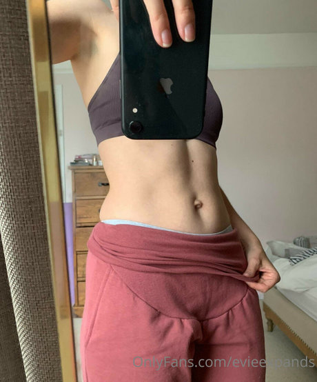 evieexpands modèle adulte photo