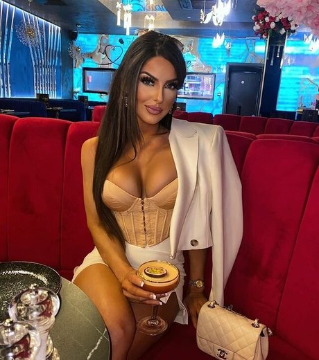 princesse asiatique onlyfans haute qualité photo