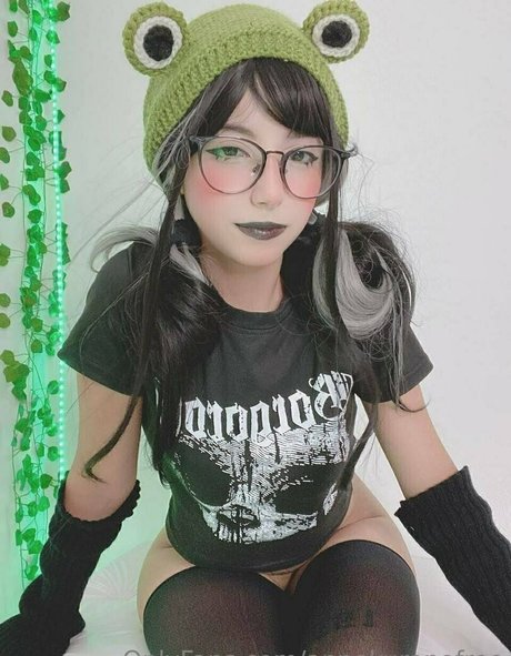 annekuronofree mannequin photo