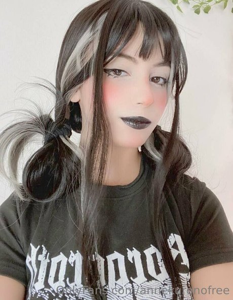 annekuronofree star du porno exclusive images