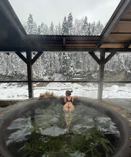 Laura Salvia star du porno en haute qualité galerie