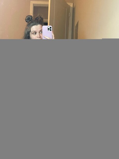 ellabelleeee modèle érotique galerie