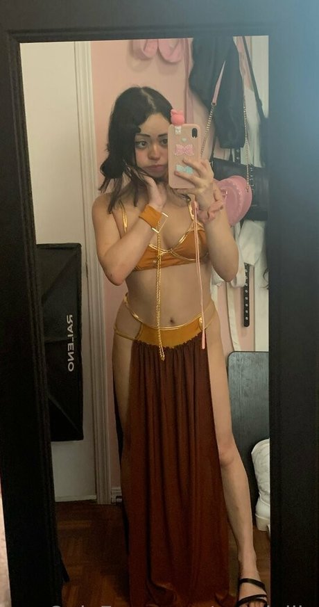 pearlylily actrice érotique archive