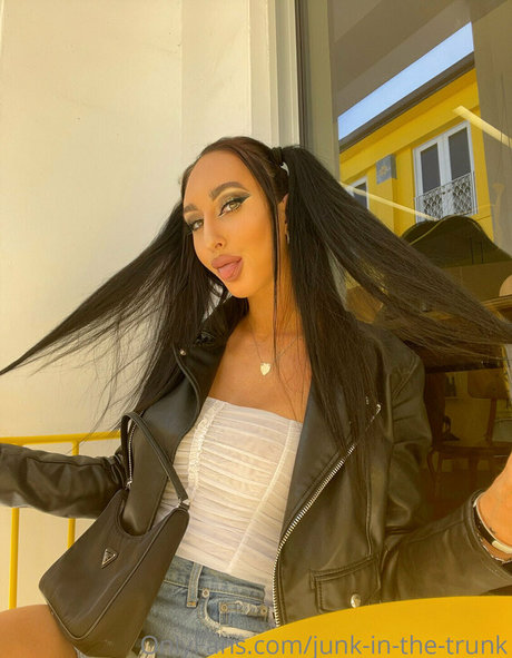 fans de poitrine plate uniquement xxx de haute qualité image