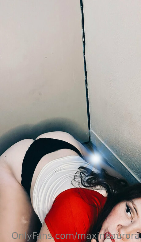 maxineaurora modèle artistique images