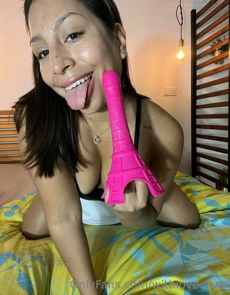 withlove lara étoile nue photo