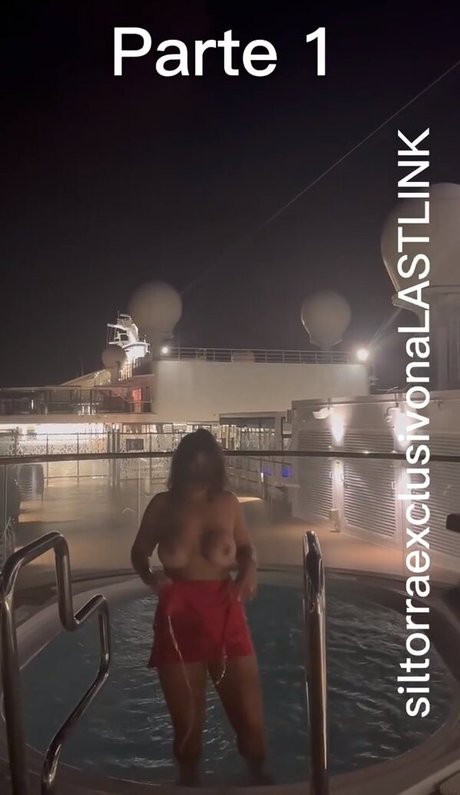 chatte dégoulinante et humide onlyfans top magnifique img