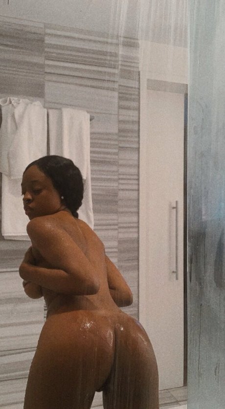 brittxolondon star pornographique image