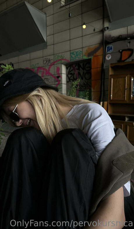 pervokursnica modèle adulte galeries