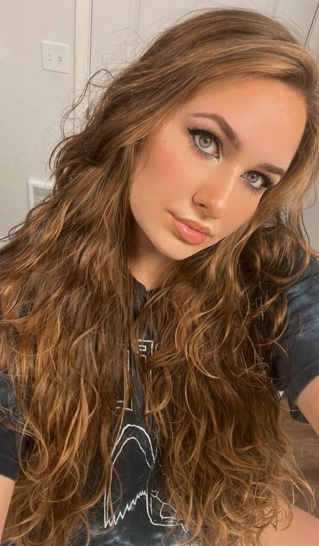 Ella Estrid star du porno en haute qualité images