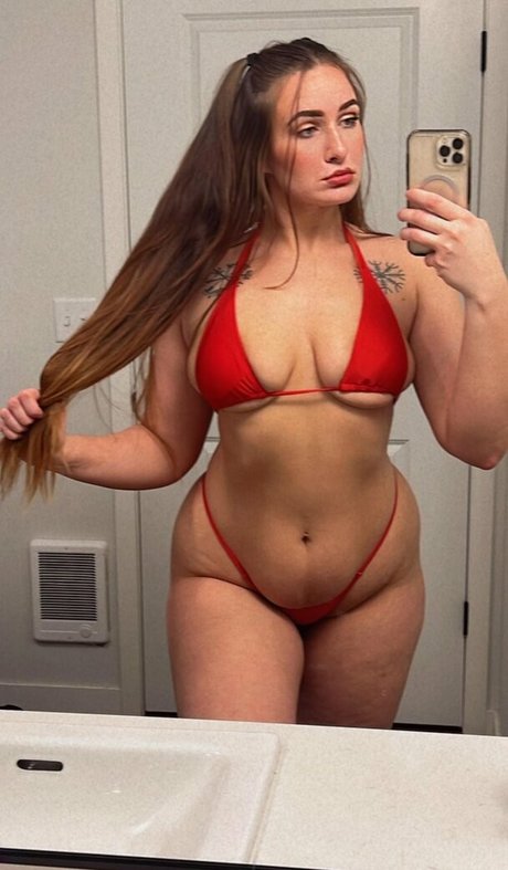 Ella Estrid modèle xxx image