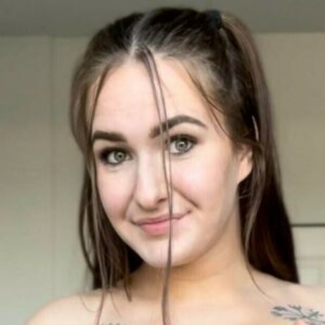 Ella Estrid modèles nus images