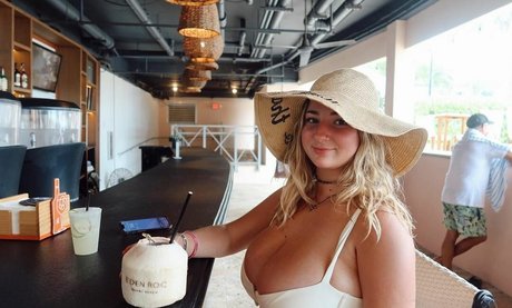 Jolieboero star du porno nue galerie