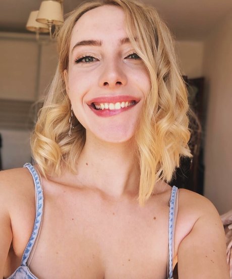 Alissa Strekozova art de star du porno photos