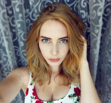 Alissa Strekozova star du porno en haute qualité galerie