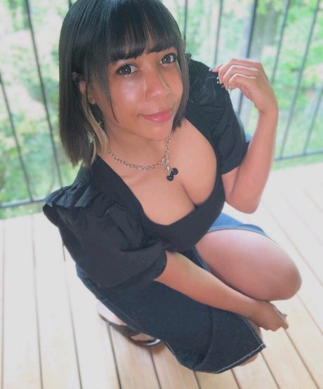 Arijapan actrice adulte des photos