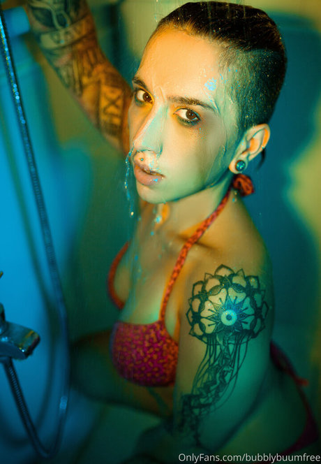 bubblybuumfree nus de stars du porno photo