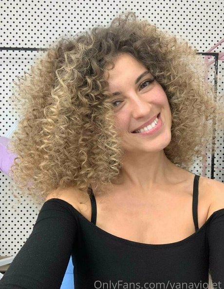 adolescente rousse onlyfans sexy en haute qualité photo