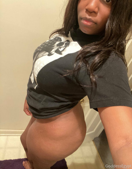 solo aux gros seins uniquementfans haut sexy photos