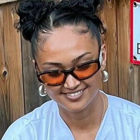 Joy Crookes actrice de sexe des photos