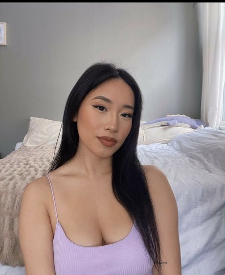 Ara Chun modèle chaud img