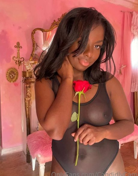 chatte dégoulinante et humide onlyfans nus érotiques images